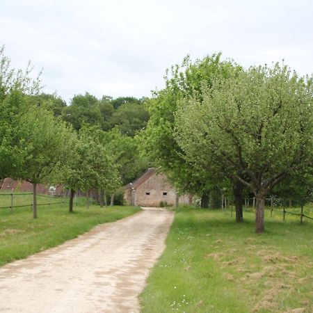 Gite De La Vallee Saint-Hilaire-la-Gravelle Exterior photo