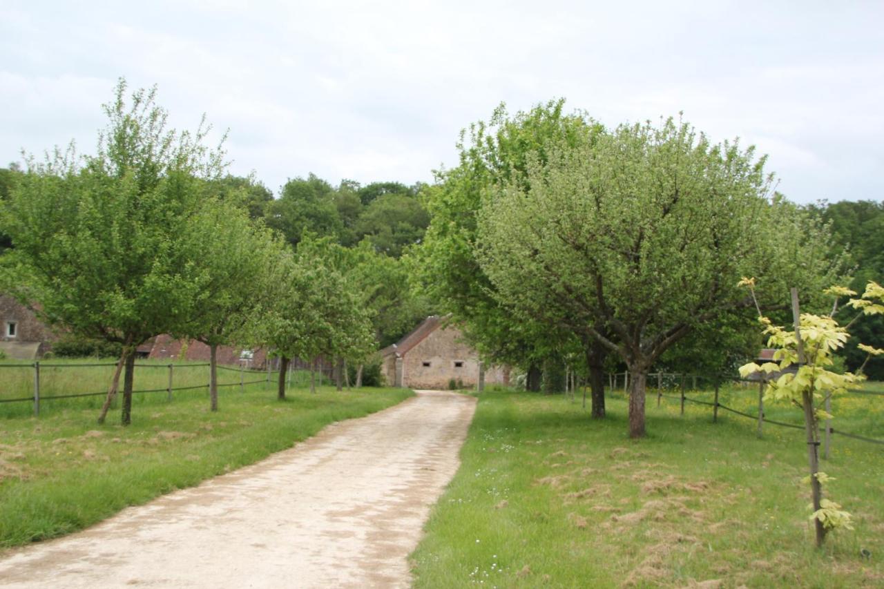 Gite De La Vallee Saint-Hilaire-la-Gravelle Exterior photo